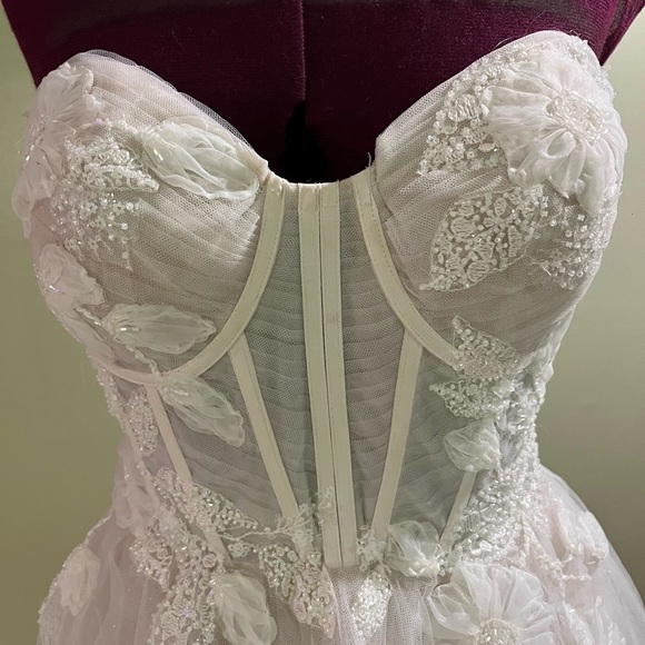 Tulle Wedding Dress Swallow - Picture 4 of 11